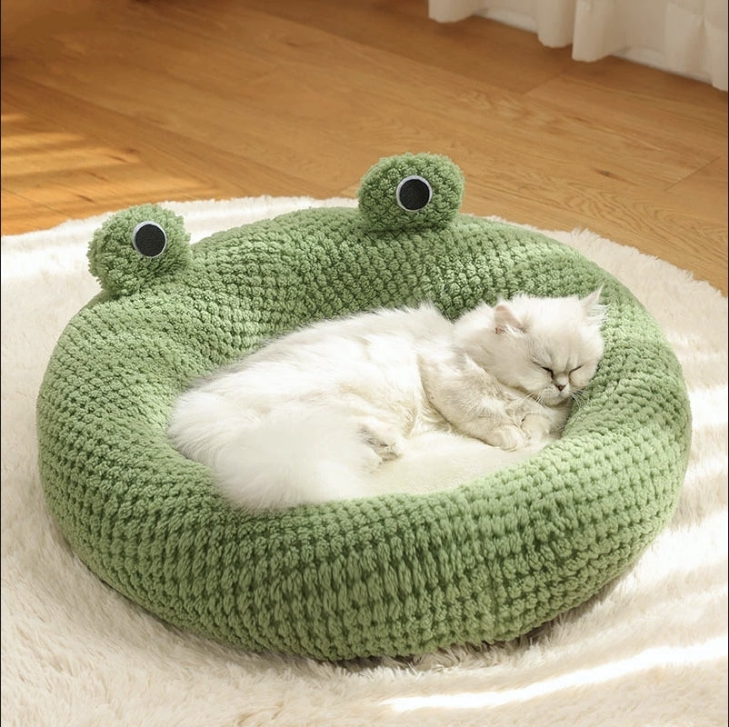 Plush Round Frog Pet Bed